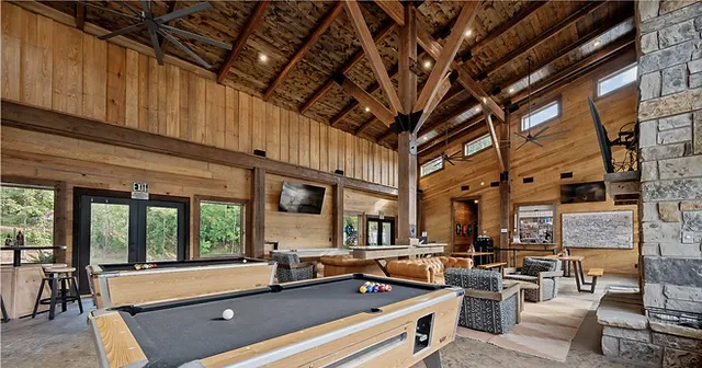 Copper Leaf Lodge Picture 2