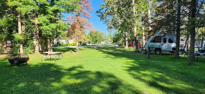 Voyageurs RV Campground and Cabins Picture 3