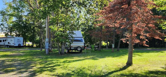 Voyageurs RV Campground and Cabins Picture 8