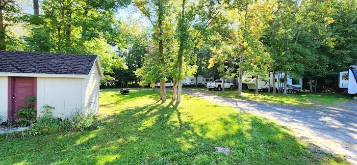 Voyageurs RV Campground and Cabins Picture 9