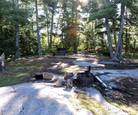 King Pin S10 Campsite