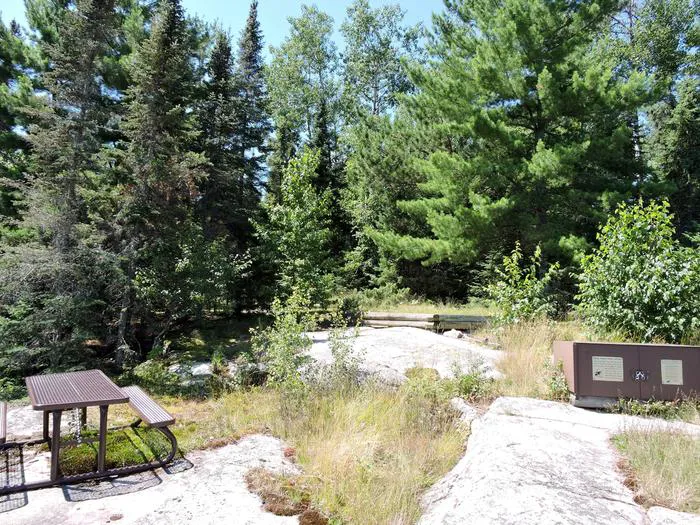 HB Beaver Bay N56 Houseboat Campsite Picture 1