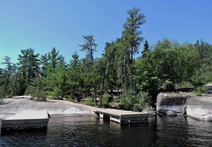 HB Beaver Bay N56 Houseboat Campsite Picture 7
