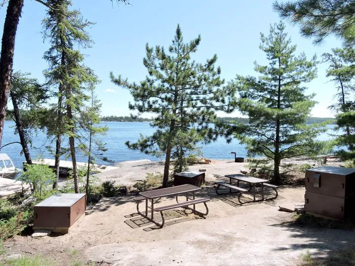 HB Beaver Bay N56 Houseboat Campsite Picture 9