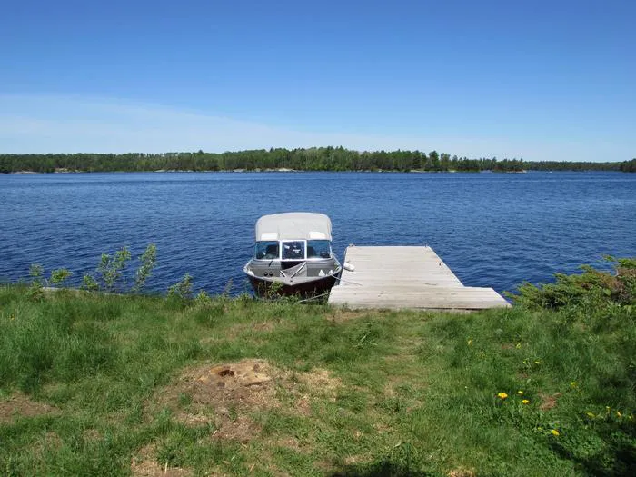 HB Ashback Beach N68 Houseboat Campsite Picture 1