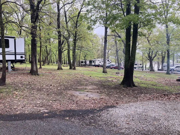 Hawthorn Bluff Campground & Fishing Area Picture 5