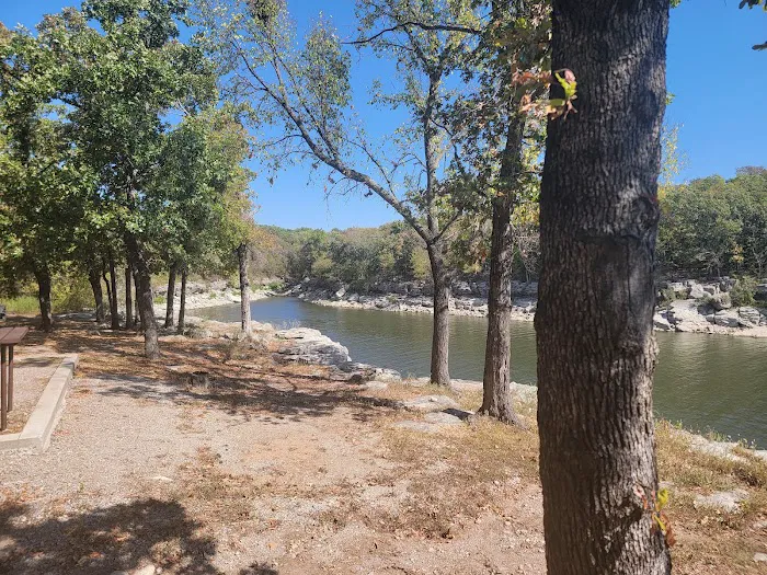 Hawthorn Bluff Campground & Fishing Area Picture 10