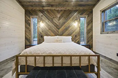 Four of a Kind - Luxury Cabin Picture 4