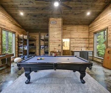 Four of a Kind - Luxury Cabin