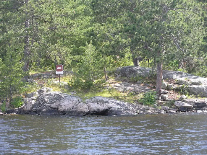 HB State Point Bay K32 Houseboat (Rock Landing) Campsite Picture 1