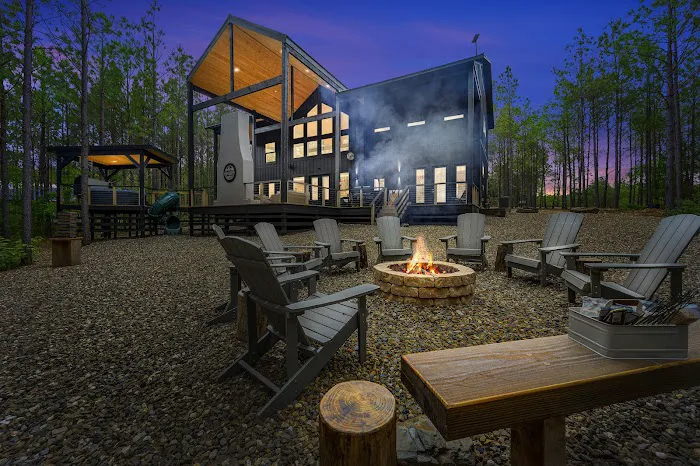 Wild Mountain Honey Luxury Cabin Picture 1