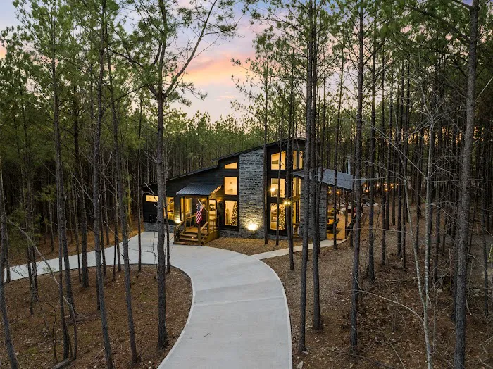 The Lucky One Cabin Picture 4