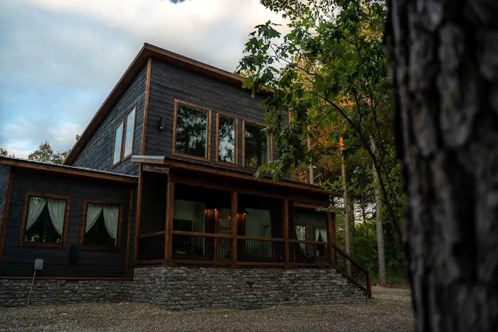 Stone + Pine Cabin Picture 4