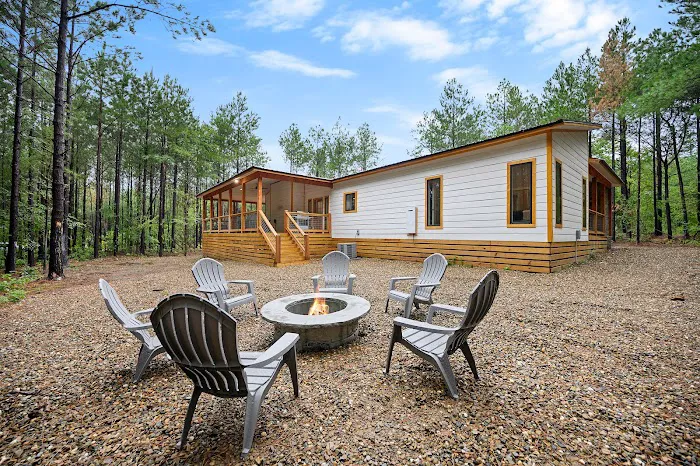 Dancing Moon Luxury Cabin Picture 1