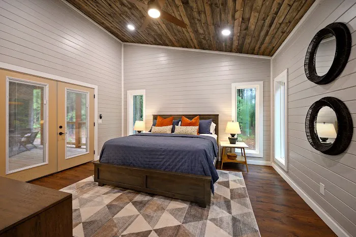 Dancing Moon Luxury Cabin Picture 4