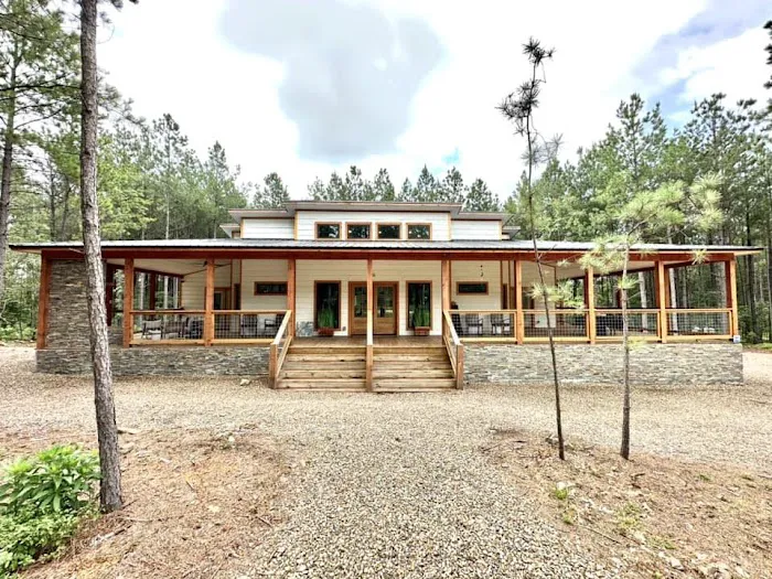 Dancing Moon Luxury Cabin Picture 9