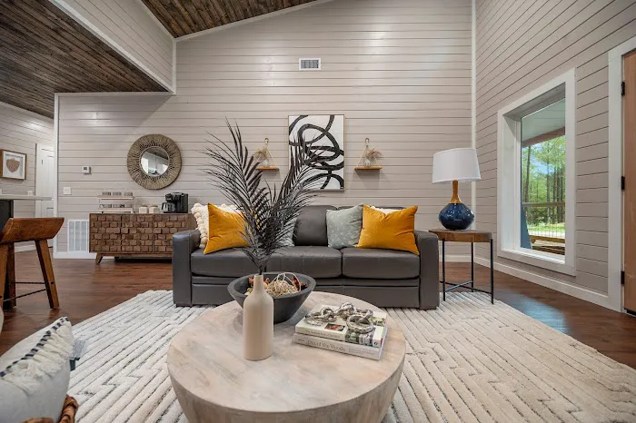 Dancing Moon Luxury Cabin Picture 7