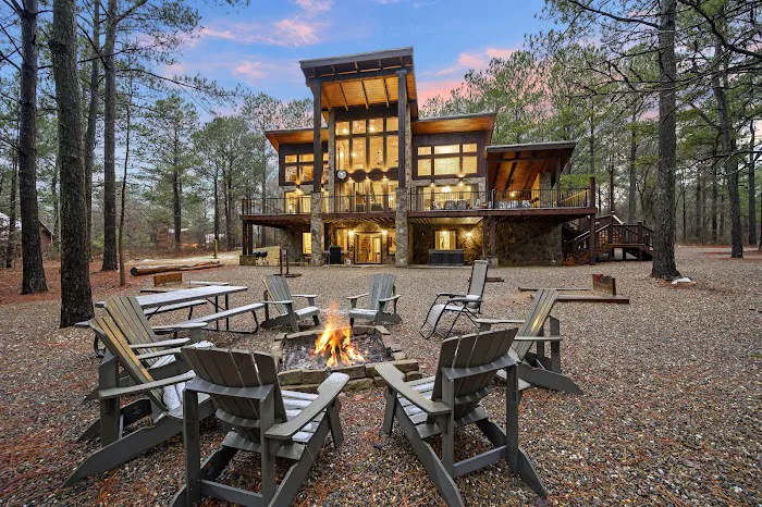 Iron Stone Lodge Picture 3