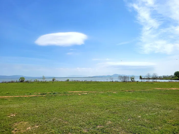 Lakeside Point Picture 2