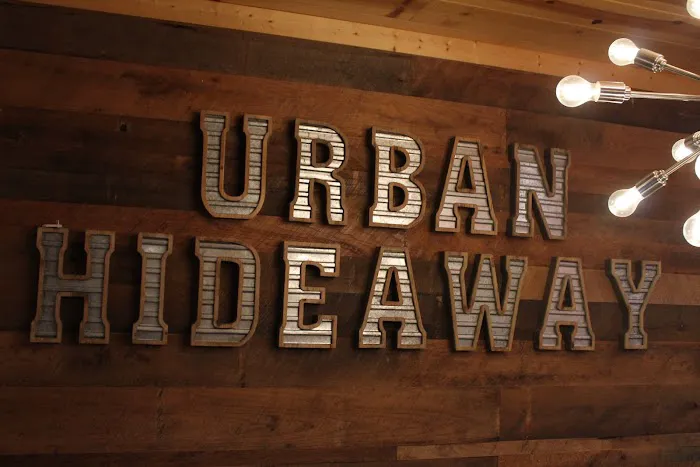 Urban Hideaway Cabin Picture 3