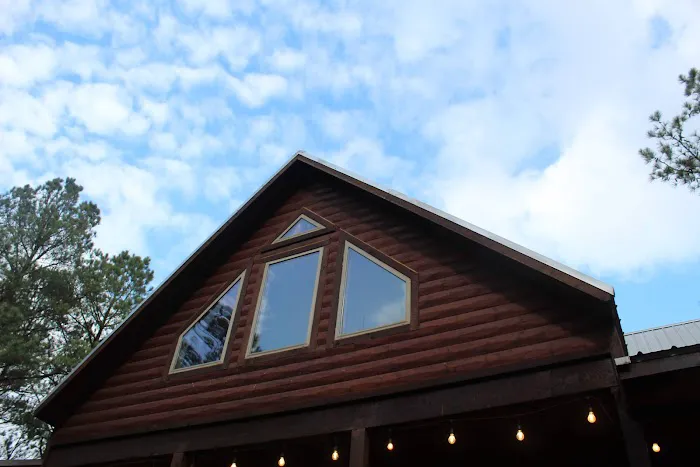 Urban Hideaway Cabin Picture 2