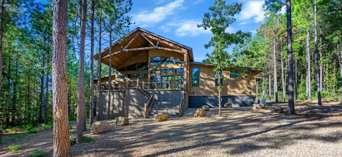 Hidden Gem Luxury Cabin Picture 1