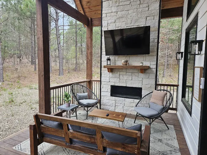 Sunrise & Serenity Cabin Picture 4