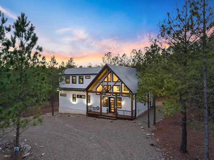 Sunrise & Serenity Cabin Picture 6