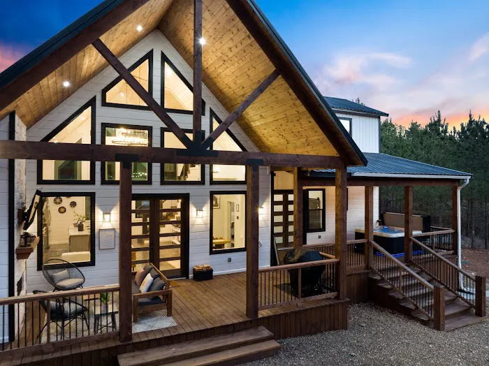 Sunrise & Serenity Cabin Picture 5