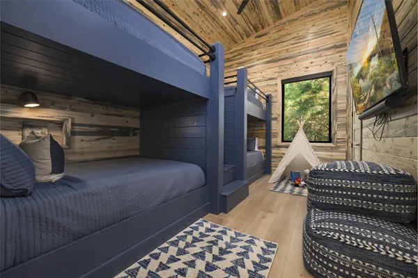 Moonraker Cabin Picture 3