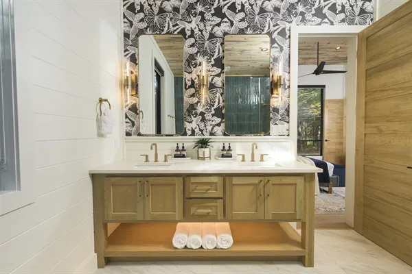 Moonraker Cabin Picture 4