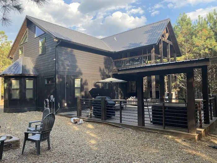Black Beauty Cabin Picture 8