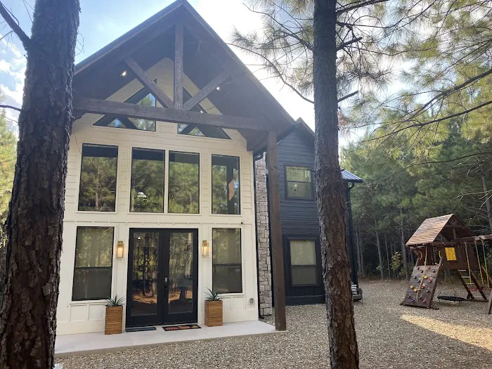 Black Beauty Cabin Picture 9