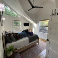 Black Beauty Cabin ico