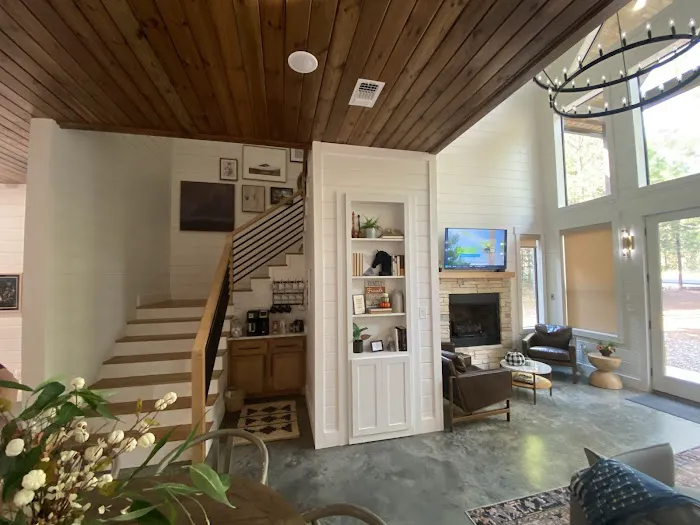 Black Beauty Cabin Picture 3