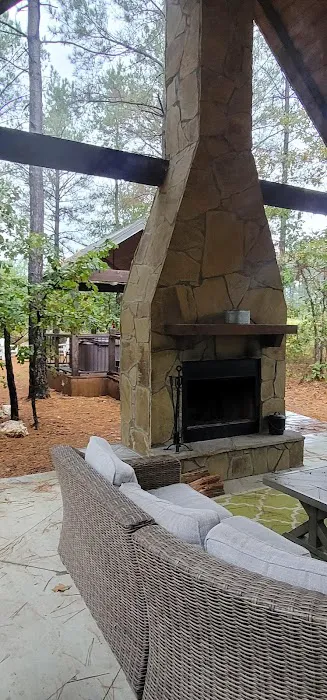 Neon Moon Luxury Cabin Picture 6