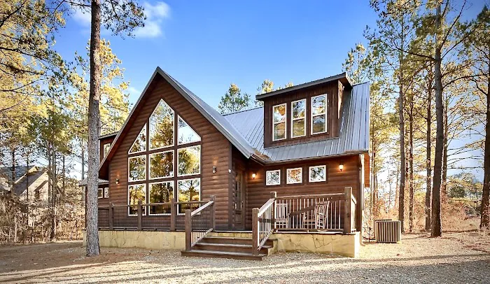Neon Moon Luxury Cabin Picture 10