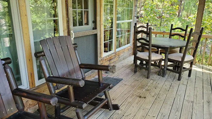 Creekside Cabin Picture 2