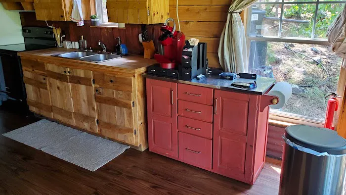 Creekside Cabin Picture 1