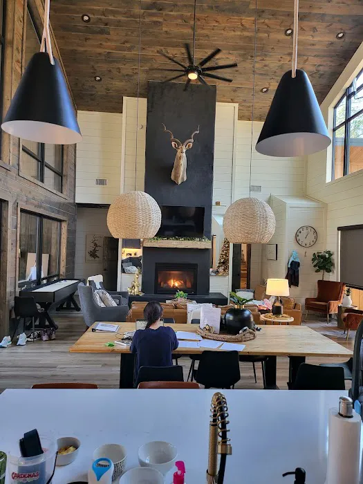 Walkin' After Midnight Cabin Picture 1