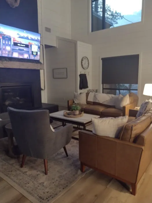 Walkin' After Midnight Cabin Picture 5