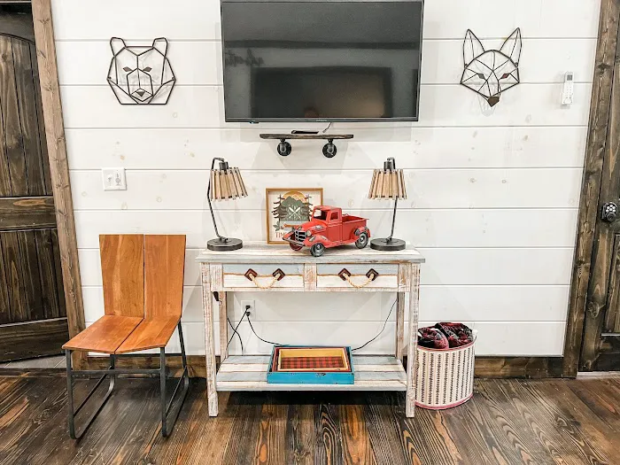 Let the Good Pines Roll Cabin Picture 5