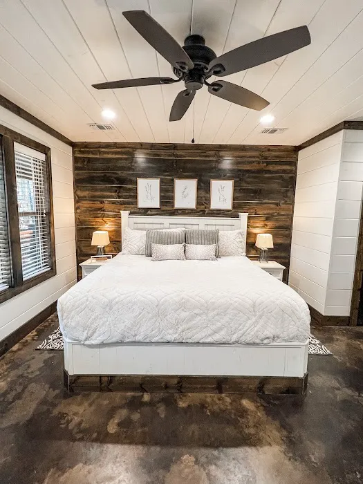 Let the Good Pines Roll Cabin Picture 3