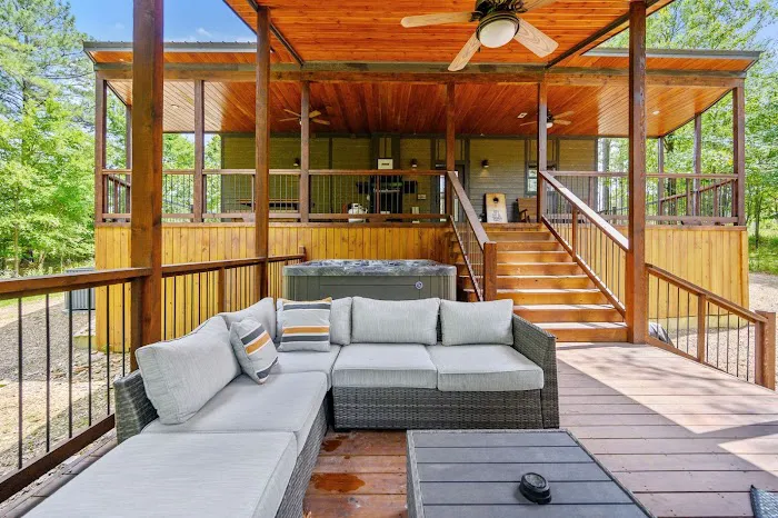 Round Here Buzz Picture 5