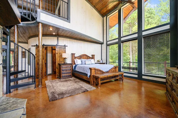 Round Here Buzz Picture 8