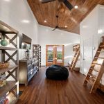 Good Day Sunshine Cabin