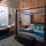 Breakfast at Tiffanys Cabin