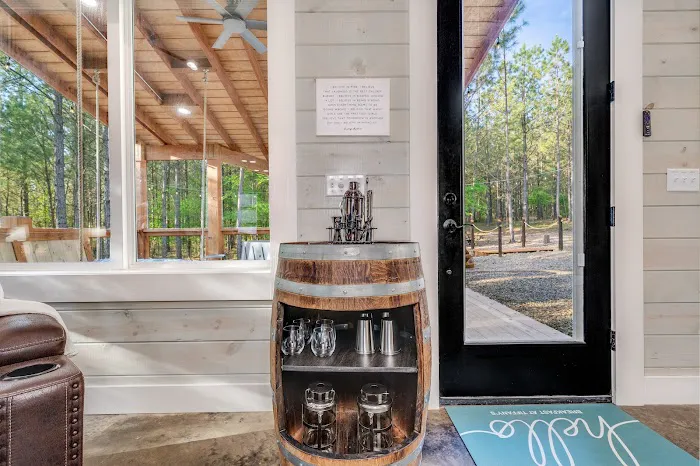 Breakfast at Tiffanys Cabin Picture 2