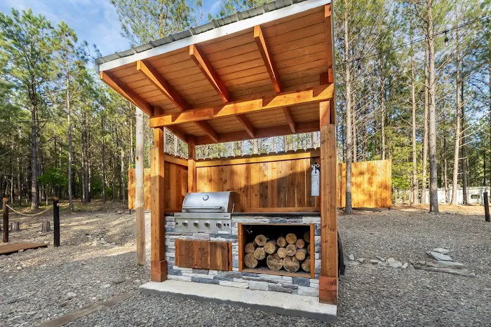 Breakfast at Tiffanys Cabin Picture 8