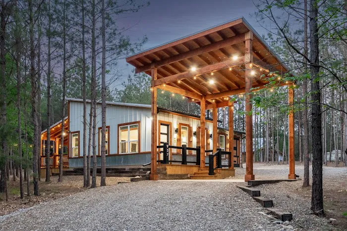 Breakfast at Tiffanys Cabin Picture 5